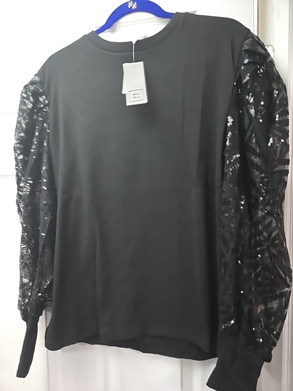 NWT Wo Wo By Rainbow Shops Black Long Sleeve Top With Sequin & Mesh Sleeves